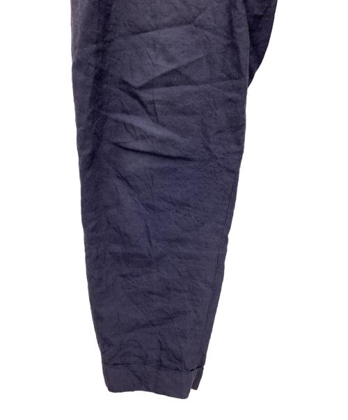 COMOLI（コモリ）COMOLI (コモリ) リネンウールパンツ タックパンツ ネイビー サイズ:SIZE Sの古着・服飾アイテム