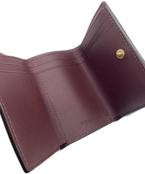 COACH（コーチ）COACH (コーチ) 3つ折り財布　ミニ トライフォールド ウォレット レッドの古着・服飾アイテム