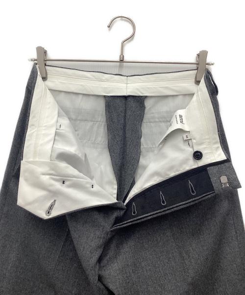 AMI Alexandre Mattiussi（アミアレクサンドルマテュッシ）AMI Alexandre Mattiussi (アミアレクサンドルマテュッシ) スラックス グレー サイズ:SIZE 40の古着・服飾アイテム