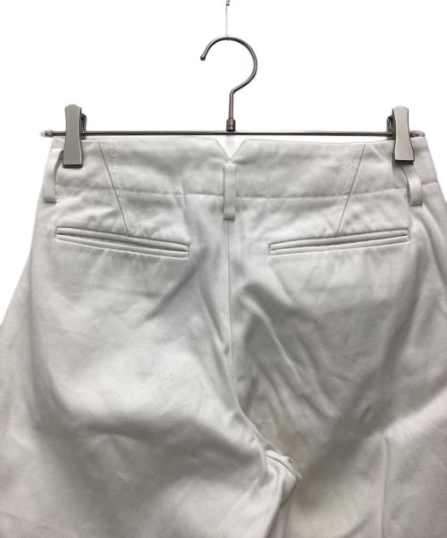 DRAWER（ドゥロワー）Drawer (ドゥロワー) カットオフワイドデニムパンツ ホワイト サイズ:SIZE 36の古着・服飾アイテム