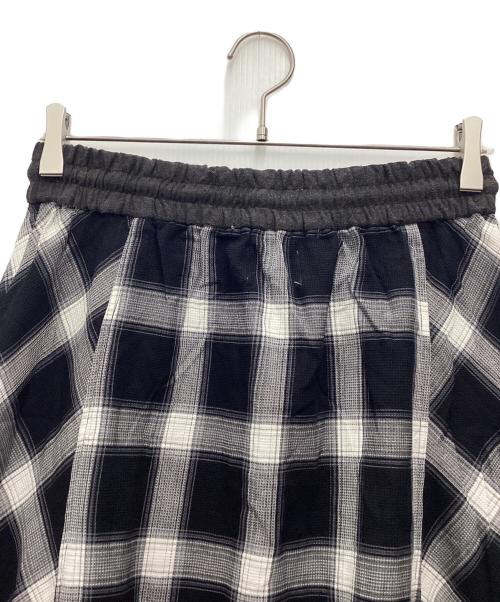 AVIREX（アヴィレックス）AVIREX (アヴィレックス) WAFFLE OMBRE CHECK IRREGULAR SKIRT ロングスカート ブラック サイズ:SIZE Freeの古着・服飾アイテム
