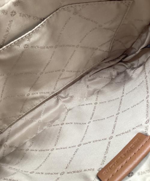 MICHAEL KORS（マイケルコース）MICHAEL KORS (マイケルコース) ショルダーバッグ ホワイト×ブラウンの古着・服飾アイテム
