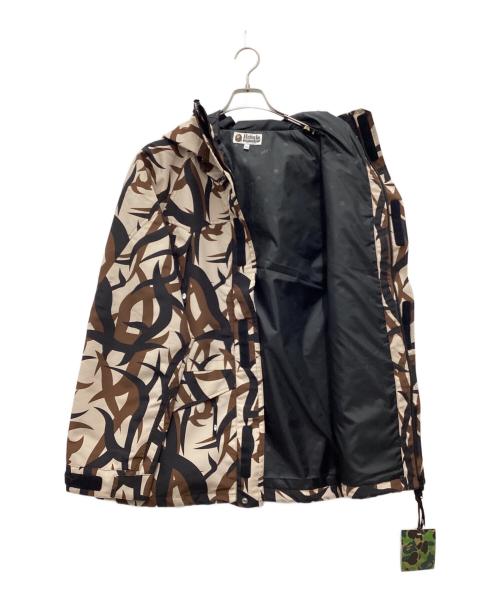 A BATHING APE（アベイシングエイプ）A BATHING APE (アベイシングエイプ) Trial Camo Snowboard Jacket ブラウン サイズ:SIZE 2XLの古着・服飾アイテム