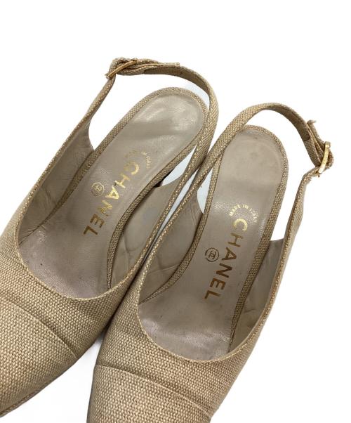CHANEL（シャネル）CHANEL (シャネル) バックストラップパンプス ベージュ サイズ:SIZE 35の古着・服飾アイテム