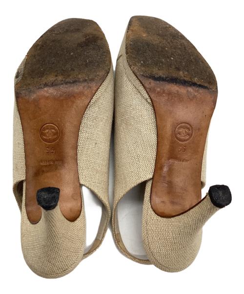 CHANEL（シャネル）CHANEL (シャネル) バックストラップパンプス ベージュ サイズ:SIZE 35の古着・服飾アイテム