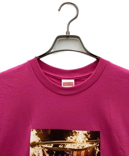 SUPREME（シュプリーム）Supreme (シュプリーム) Spitfire Flag Tee 半袖カットソー ショッキングピンク サイズ:SIZE Lの古着・服飾アイテム