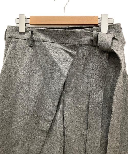 SOSHIOTSUKI（ソウシ オオツキ）SOSHIOTSUKI (ソウシ オオツキ) SOSHIOTSUKI　WRAP KNOT STRAIGHT TROUSERS グレー サイズ:44の古着・服飾アイテム