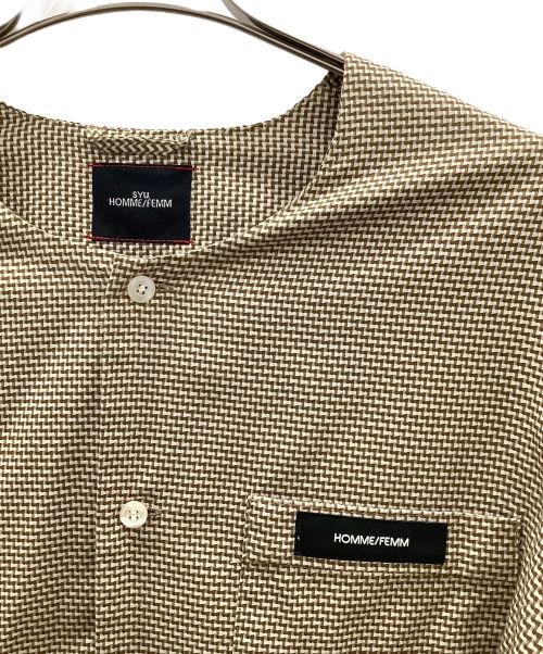 SYU.HOMME/FEMM（シュウオムフェム）SYU.HOMME/FEMM (シュウオムフェム) ノーカラーシャツ ブラウン サイズ:2の古着・服飾アイテム