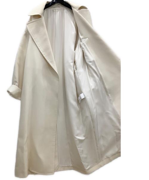 TOMORROW LAND .B（トゥモローランドビー）TOMORROW LAND .B (トゥモローランドビー) ベルテッドコート TOMORROWLAND .B アイボリー サイズ:36の古着・服飾アイテム