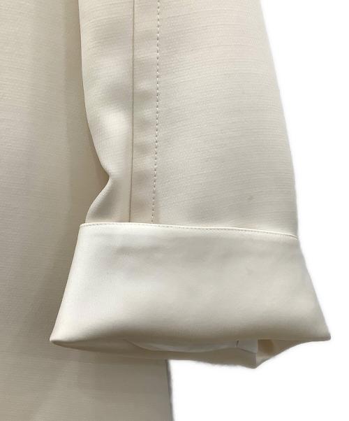 TOMORROW LAND .B（トゥモローランドビー）TOMORROW LAND .B (トゥモローランドビー) ベルテッドコート TOMORROWLAND .B アイボリー サイズ:36の古着・服飾アイテム