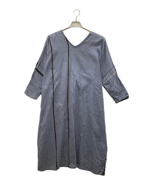 tamaki niime（タマキ ニイメ）tamaki niime (タマキ ニイメ) tamaki niime　fuwa-T ALL Vネック ブルーの古着・服飾アイテム