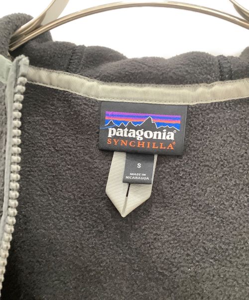 Patagonia（パタゴニア）Patagonia (パタゴニア) ライトウェイトシンチラスナップTフーディ ブラック サイズ:Sサイズの古着・服飾アイテム