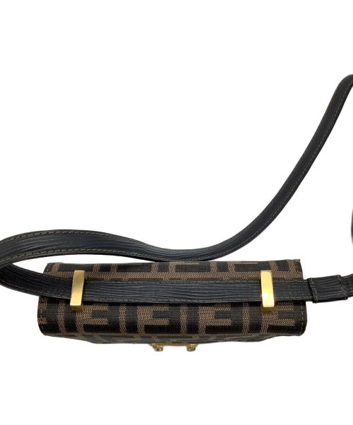 FENDI（フェンディ）FENDI (フェンディ) FENDI ズッカショルダーバッグ ブラウンの古着・服飾アイテム