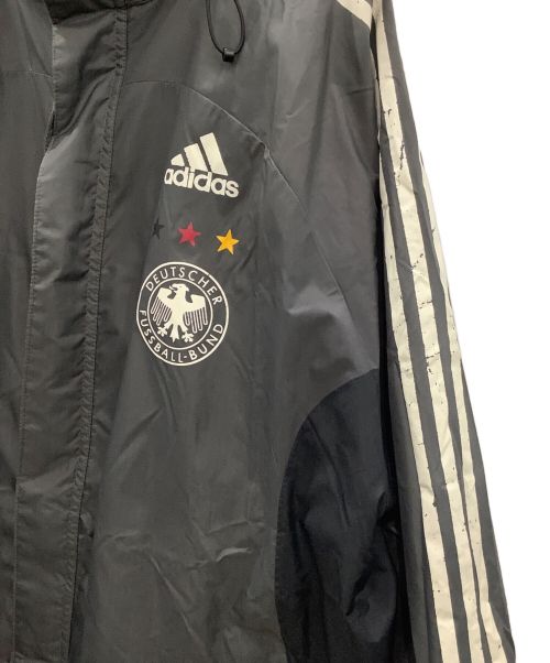 adidas（アディダス）adidas (アディダス) Mercedes Benz (メルセデスベンツ) ウインドブレーカー グレー サイズ:XOの古着・服飾アイテム