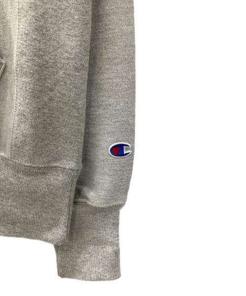 Champion REVERSE WEAVE（チャンピオン リバース ウィーブ）Champion REVERSE WEAVE (チャンピオン リバース ウィーブ) MoMA (モマ) パーカーChampion REVERSE WEAVE × MoMA ライトグレー ライトグレー サイズ:SIZE Sの古着・服飾アイテム