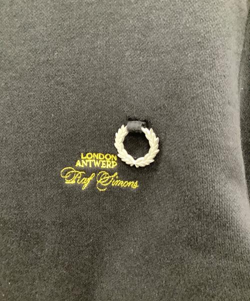 RAF SIMONS（ラフシモンズ）RAF SIMONS (ラフシモンズ) FRED PERRY (フレッドペリー) スウェットRAF SIMONS FRED PERRY ブラック サイズ:SIZE Sの古着・服飾アイテム