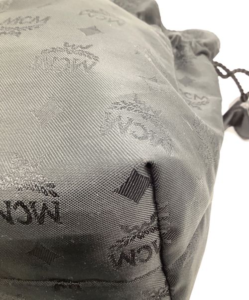 MCM（エムシーエム）MCM (エムシーエム) ハンドポーチ ブラックの古着・服飾アイテム