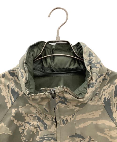 US ARMY（ユーエスアーミー）US ARMY (ユーエスアーミー) ナイロンジャケットUS ARMYカーキ カーキ サイズ:SIZE Mの古着・服飾アイテム