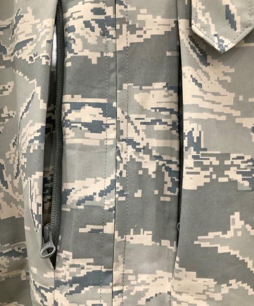 US ARMY（ユーエスアーミー）US ARMY (ユーエスアーミー) ナイロンジャケットUS ARMYカーキ カーキ サイズ:SIZE Mの古着・服飾アイテム