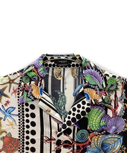 VERSACE（ヴェルサーチェ）VERSACE (ヴェルサーチェ) 半袖シャツVERSACEブラック ブラック サイズ:SIZE 42の古着・服飾アイテム