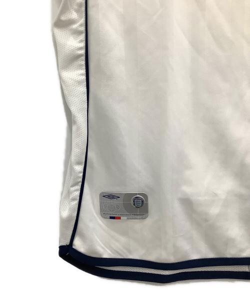 UMBRO（アンブロ）UMBRO (アンブロ) ゲームシャツUMBROホワイトSIZE M　2002年 イングランド代表 #7 ベッカム ホワイト サイズ:SIZE Mの古着・服飾アイテム