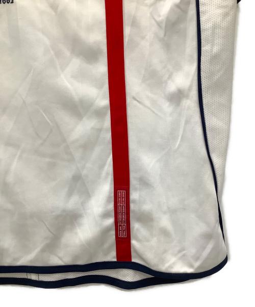 UMBRO（アンブロ）UMBRO (アンブロ) ゲームシャツUMBROホワイトSIZE M　2002年 イングランド代表 #7 ベッカム ホワイト サイズ:SIZE Mの古着・服飾アイテム