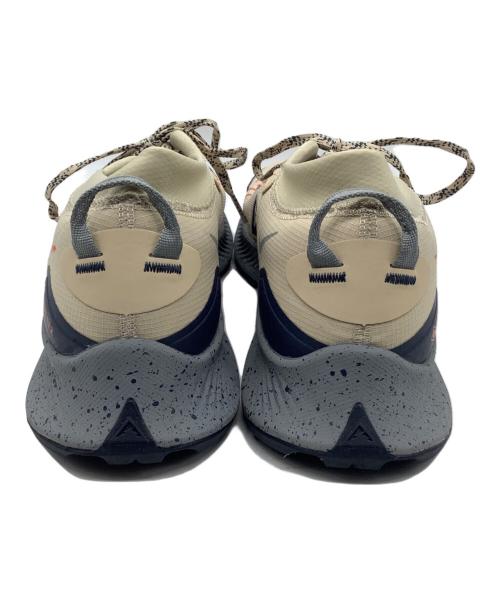 NIKE（ナイキ）NIKE (ナイキ) ローカットスニーカー ベージュ×グレー サイズ:28.5の古着・服飾アイテム