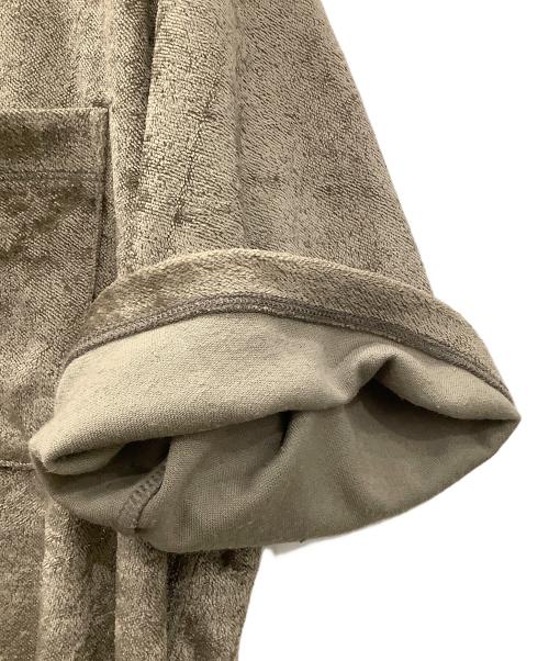 Needles（ニードルズ）Needles (ニードルズ) PAPILLON EMB POCKET TEE R/PE VELOUR ベージュ サイズ:Mの古着・服飾アイテム