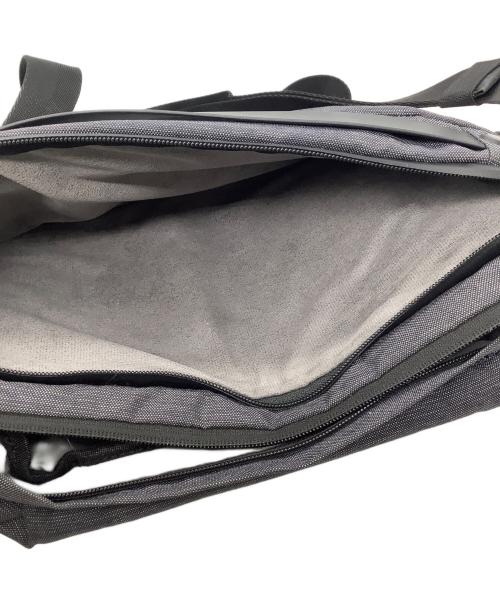 NIID URBANATURE（ニード アーバンネイチャー）NIID URBANATURE (ニード アーバンネイチャー) ショルダーバッグ グレーの古着・服飾アイテム