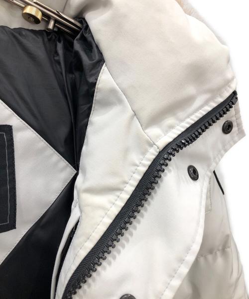 CANADA GOOSE（カナダグース）CANADA GOOSE (カナダグース) ダウンジャケット　CANADA GOOSE　ホワイト　3808MB　@ Π　襟・袖口ヨゴレ有 ホワイト サイズ:SIZE XSの古着・服飾アイテム