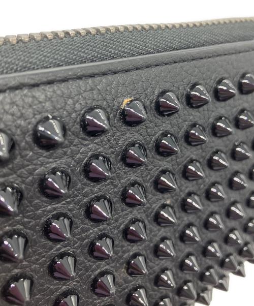 Christian Louboutin（クリスチャン・ルブタン）Christian Louboutin (クリスチャン・ルブタン) 長財布　Christian Louboutin　ラウンドファスナー　ブラック　スタッズ欠品有 ブラックの古着・服飾アイテム