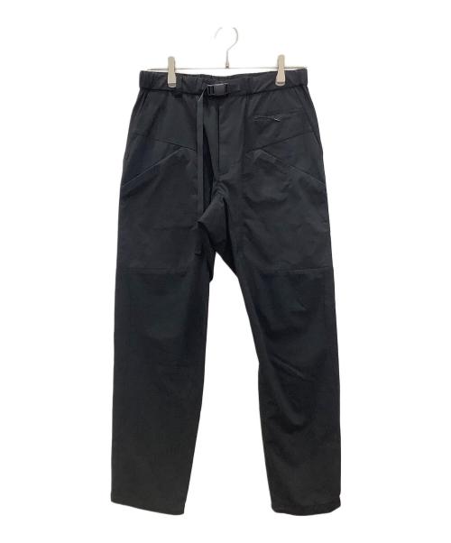 WHITE MOUNTAINEERING（ホワイトマウンテ二アニング）WHITE MOUNTAINEERING (ホワイトマウンテ二アニング) 別注 STRETCHED HYBRID TAPERED CARGO PANTS　WHITE MOUNTAINEERING　メンズ ネイビーの古着・服飾アイテム