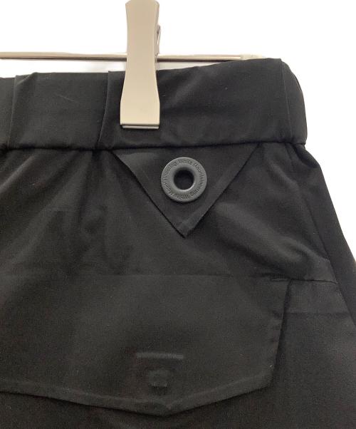 WHITE MOUNTAINEERING（ホワイトマウンテ二アニング）WHITE MOUNTAINEERING (ホワイトマウンテ二アニング) 別注 STRETCHED HYBRID TAPERED CARGO PANTS　WHITE MOUNTAINEERING　メンズ ネイビーの古着・服飾アイテム