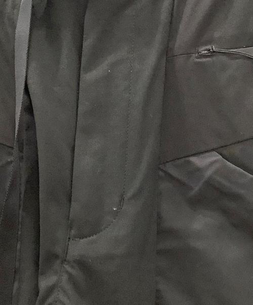 WHITE MOUNTAINEERING（ホワイトマウンテ二アニング）WHITE MOUNTAINEERING (ホワイトマウンテ二アニング) 別注 STRETCHED HYBRID TAPERED CARGO PANTS　WHITE MOUNTAINEERING　メンズ ネイビーの古着・服飾アイテム