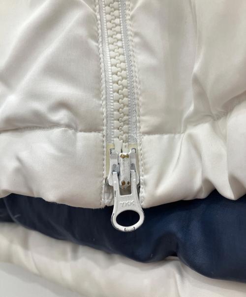 FRED PERRY（フレッドペリー）FRED PERRY (フレッドペリー) ダウンジャケット　FRED PERRY　メンズ　ホワイト　	ヨゴレ有 ホワイト サイズ:Sの古着・服飾アイテム