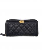 CHANELシャネル）の古着「ラウンドファスナー財布　CHANEL　ボーイシャネル　キャビアスキン」｜ブラック