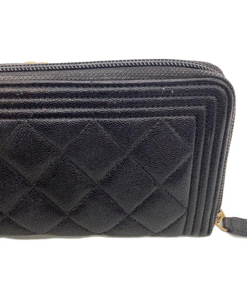 CHANEL（シャネル）CHANEL (シャネル) ラウンドファスナー財布　CHANEL　ボーイシャネル　キャビアスキン ブラックの古着・服飾アイテム