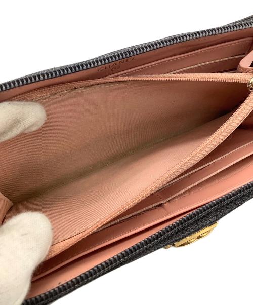 CHANEL（シャネル）CHANEL (シャネル) ラウンドファスナー財布　CHANEL　ボーイシャネル　キャビアスキン ブラックの古着・服飾アイテム