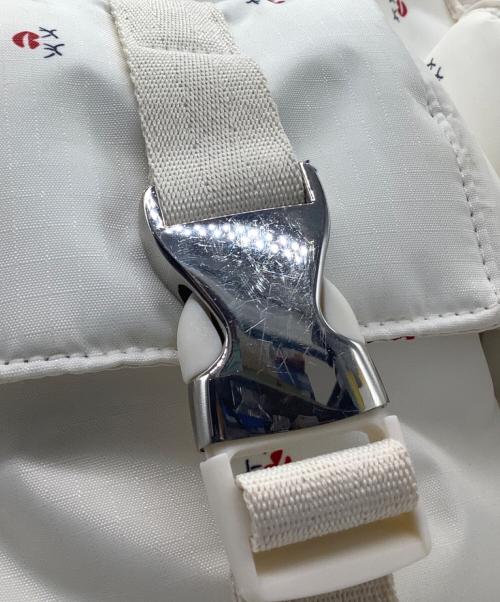 LeSportsac（レスポートサック）LeSportsac (レスポートサック) PUFFY 2WAY バック　LeSportsac　神崎 恵 コラボ ホワイトの古着・服飾アイテム