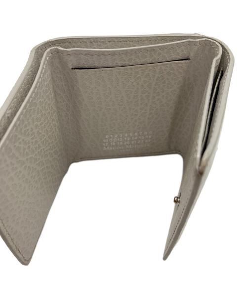 Maison Margiela（メゾンマルジェラ）Maison Margiela (メゾンマルジェラ) 2つ折り財布 ホワイトの古着・服飾アイテム