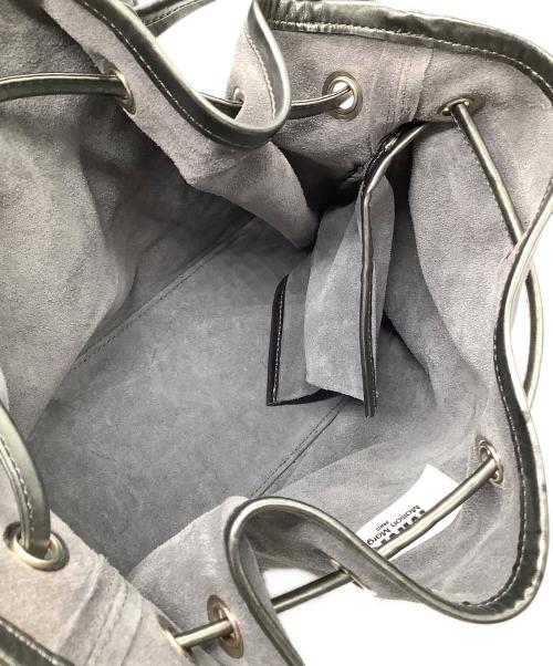 MM6 Maison Margiela（エムエムシックスメゾンマルジェラ）MM6 Maison Margiela (エムエムシックスメゾンマルジェラ) ショルダーバッグ　MM6 Maison Margiela　スウェード　グレー グレーの古着・服飾アイテム