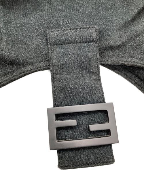 FENDI（フェンディ）FENDI (フェンディ) ショルダーバッグ　FENDI　マンマバケット　使用感有の古着・服飾アイテム