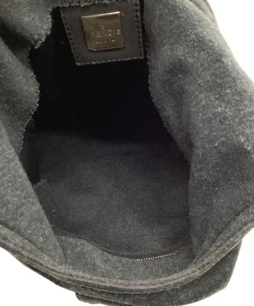 FENDI（フェンディ）FENDI (フェンディ) ショルダーバッグ　FENDI　マンマバケット　使用感有の古着・服飾アイテム