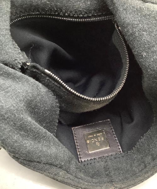 FENDI（フェンディ）FENDI (フェンディ) ショルダーバッグ　FENDI　マンマバケット　使用感有の古着・服飾アイテム