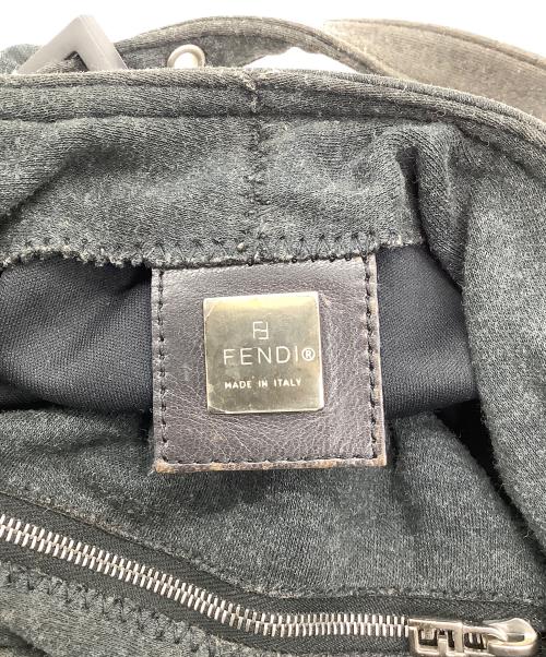 FENDI（フェンディ）FENDI (フェンディ) ショルダーバッグ　FENDI　マンマバケット　使用感有の古着・服飾アイテム