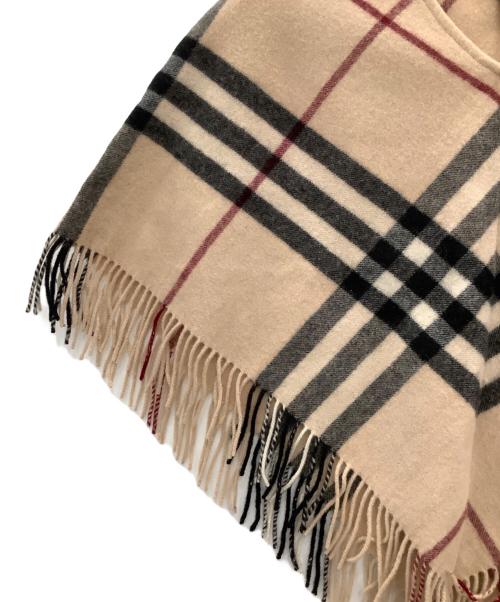BURBERRY（バーバリー）BURBERRY (バーバリー) ポンチョ　BURBERRY　レディース　ベージュ ベージュ サイズ:なしの古着・服飾アイテム
