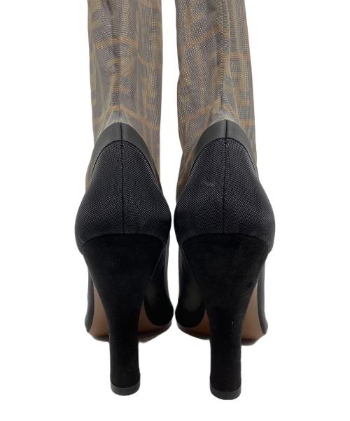 FENDI（フェンディ）FENDI (フェンディ) ズッカ柄ソックスヒールブーツ　FENDI　レディース　ブラック　ズッカ柄 ブラック サイズ:38の古着・服飾アイテム