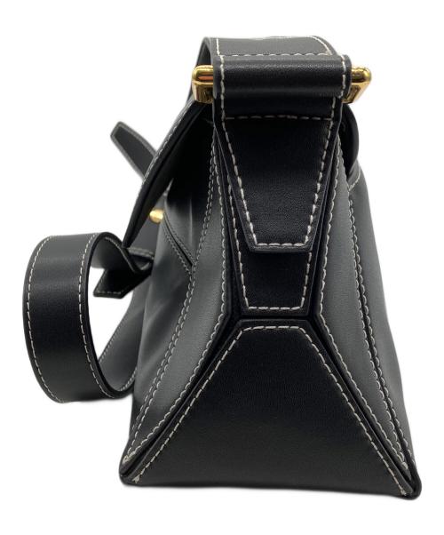 CHARLES & KEITH（チャールズアンドキース）CHARLES & KEITH (チャールズアンドキース) ナスリン ジオメトリックショルダーバッグ　CHARLES & KEITH　ブラック ブラックの古着・服飾アイテム