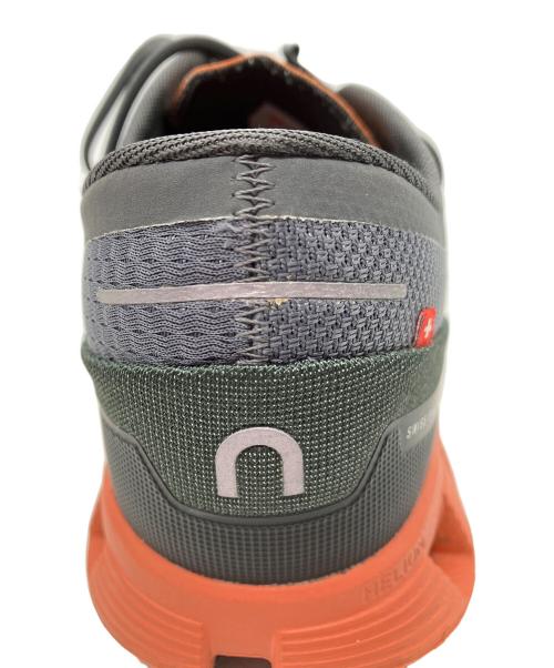 on（オン）on (オン) ランニングシューズ　On　メンズ　グレー×オレンジ　Cloud X グレー×オレンジ サイズ:28.5の古着・服飾アイテム