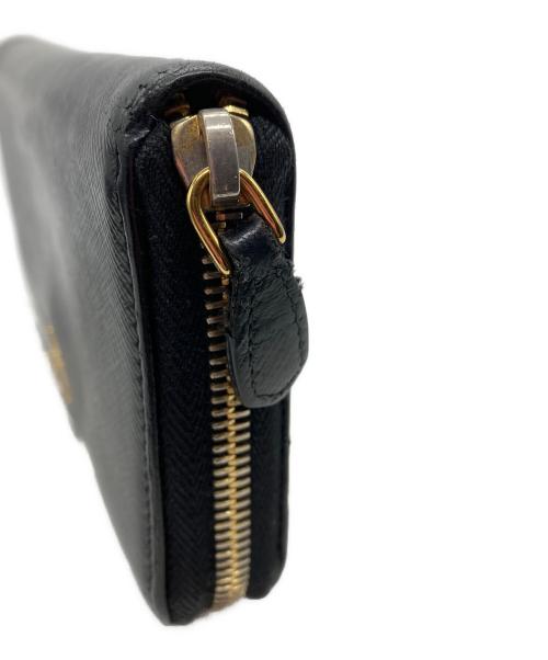 PRADA（プラダ）PRADA (プラダ) ラウンドファスナー長財布　PRADA　ブラック ブラックの古着・服飾アイテム